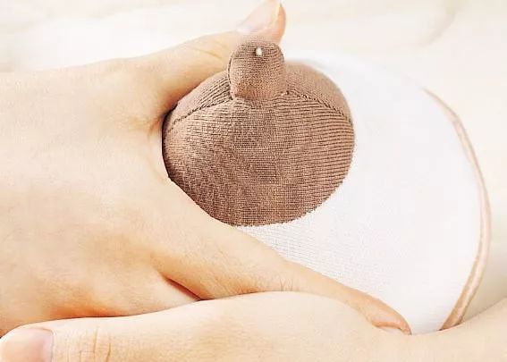                     喂奶后乳头出“白色水泡”千万不要拖！小心发展成乳腺炎…