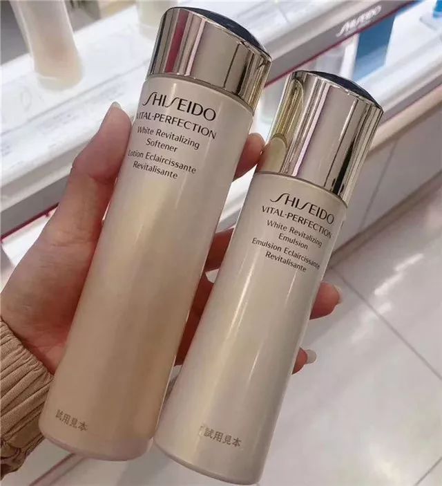 便宜又好用的粉底液 不暗沉 6eb958853b1b4c24abd42198aae608fc.jpeg