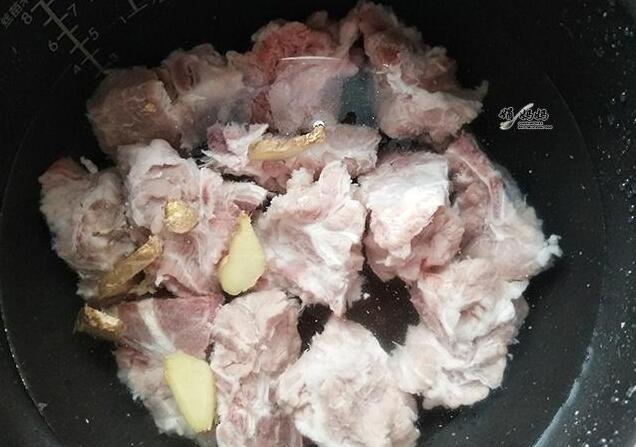 排骨汤放什么材料好喝又营养 7e330b5d5fd144fba0e5325f3e245484.jpeg