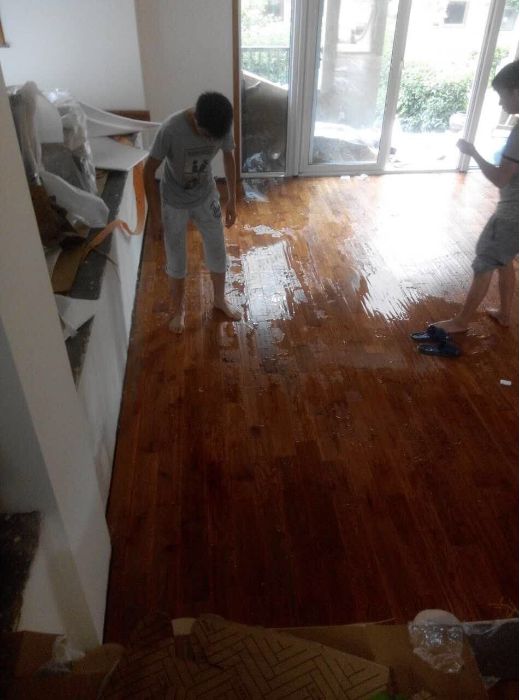 宁波陆老师家地板泡水现场