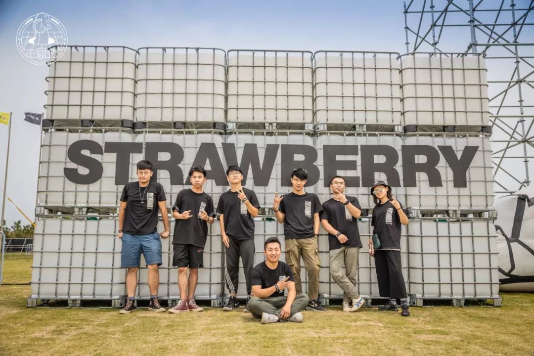 潍坊草莓 ,明年见!我们还会来到放飞场,放飞自