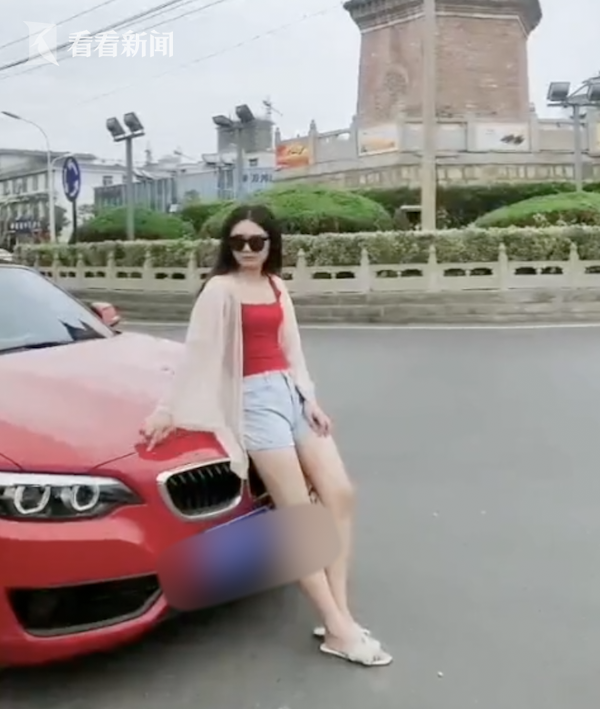 女子违规停车拍尬舞视频 网友举报交警也来了