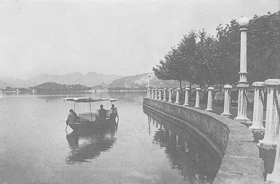 郁达夫小说《她是一个弱女子》中的民国杭、沪