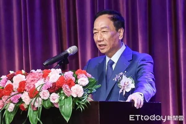 “转换跑道，要为台湾人民拼未来”郭台铭正式卸任鸿海董事长