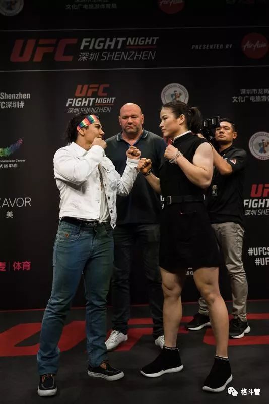 ufc深圳安德拉德不惧中国客场作战计划第三四回合拿下比赛