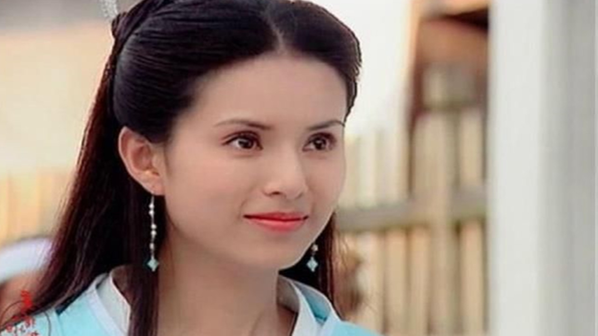 1997年,李若彤参演黄日华主演的根据金庸同名小说改编的古装武侠剧