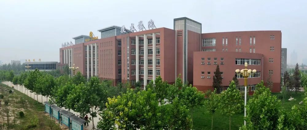 学校名称 排序 1 沧州医学高等专科学校 2 廊坊职业技术学院 3 河北