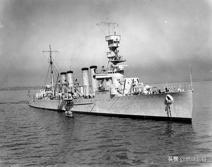 二战中主要执行二线任务的美国海军"奥马哈"级轻巡洋舰