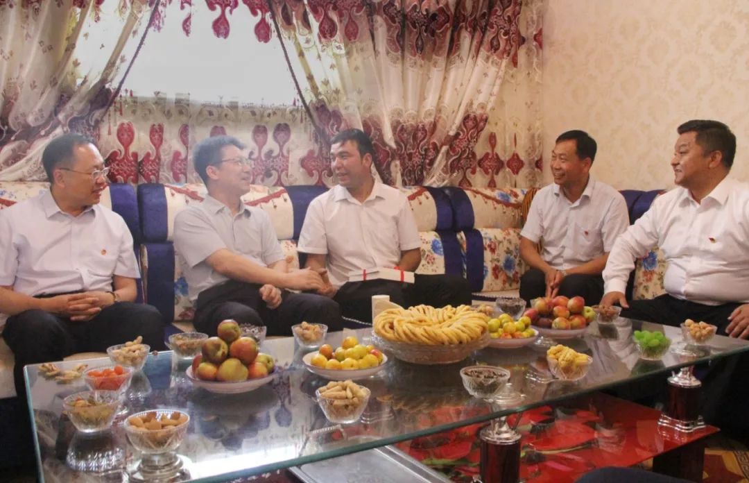 阿克苏人口比例_阿克苏苹果图片