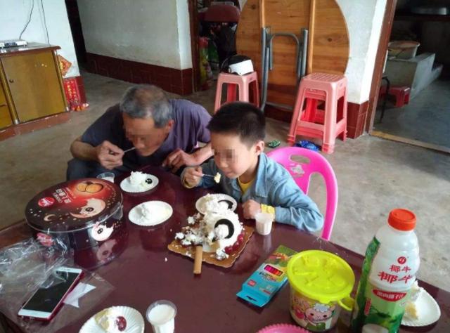                    娃常吃这4类零食，越来越瘦，还不长个，儿科医生：家长快停手吧