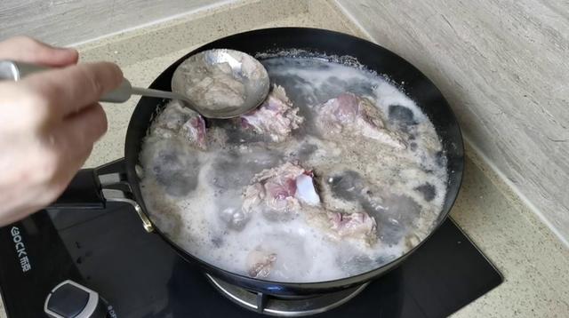骨头怎么炖好吃高压锅 1b3ac7e86e714b279553e2875d82f501.jpeg
