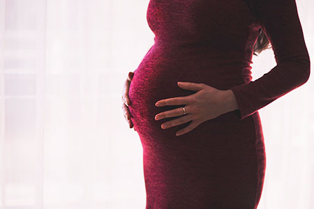 怀孕期间胎儿停止发育有什么症状_怀孕期间孕妈出现这四种症状,说明胎儿很健康,孕妈可