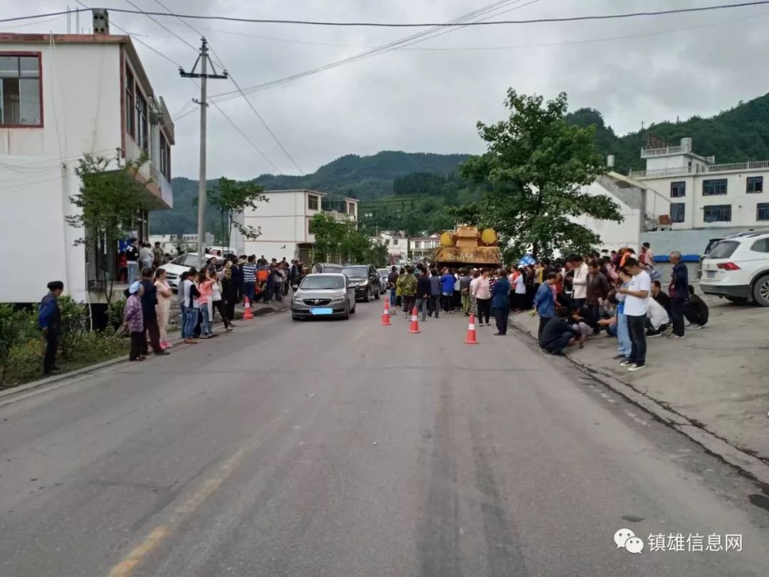 可怜!赤水源螳螂发生车祸,8岁小女孩当场