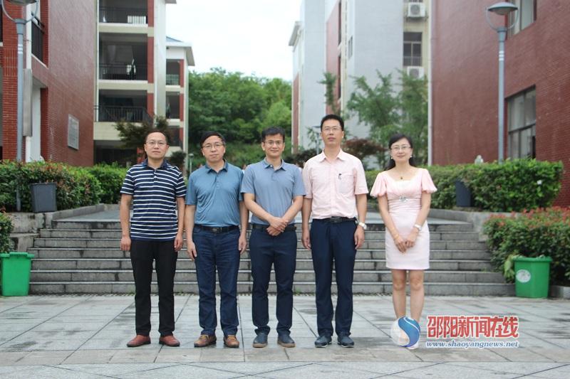 隆回县九龙学校德育关注学生发展与实效