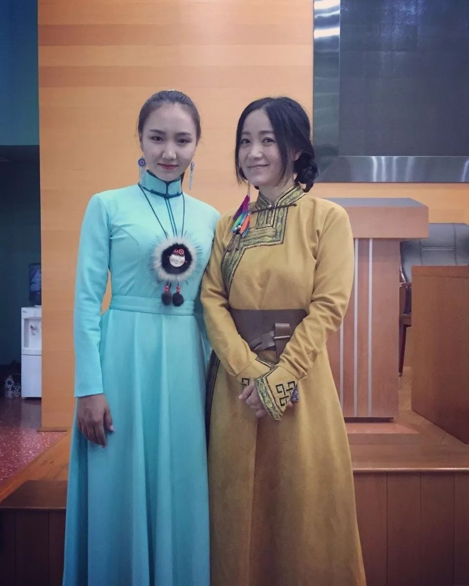 蒙古达人25岁的英格玛变身大美女妈妈比女儿还美妹妹更是颜质逆天