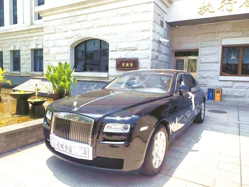 闽南男子500万劳斯莱斯被扣,背上近3000万债款!只因答应父亲