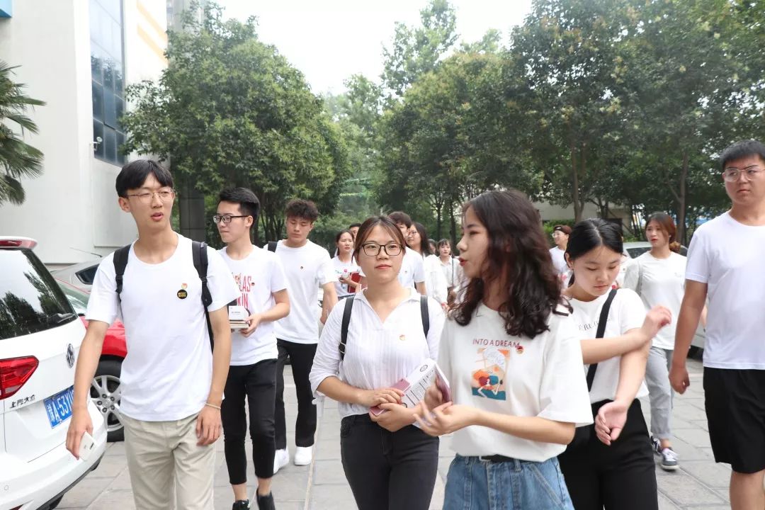 我院学生会与河南中医药大学信息技术学院学生会高校交流会顺利举行