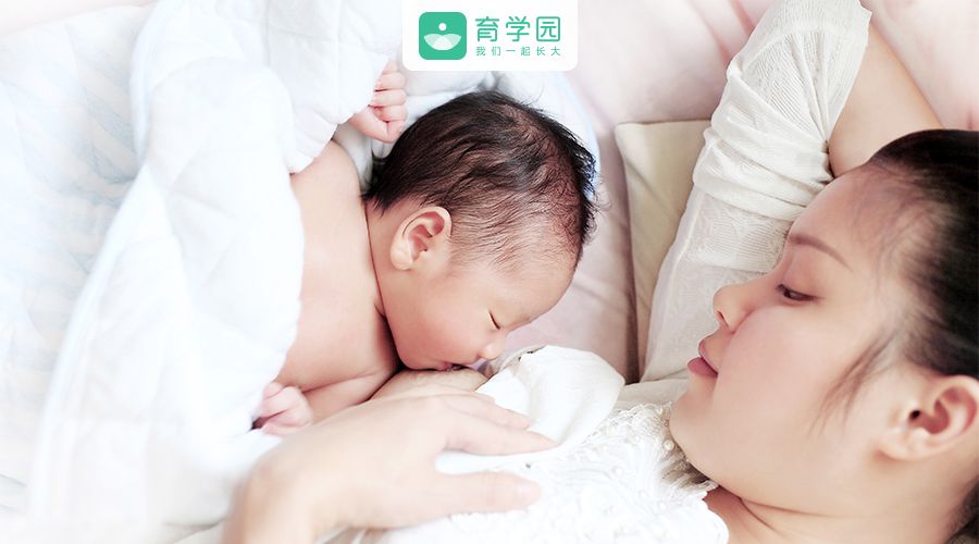                     纯母乳喂养的孩子需要喝水吗？