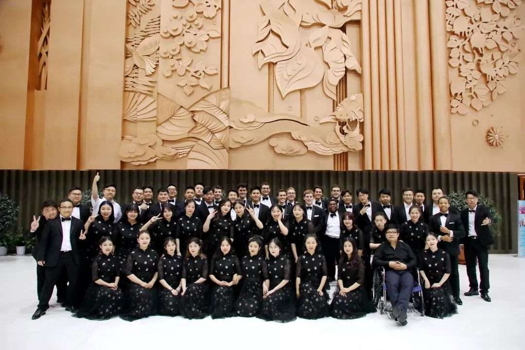 用歌声传递中国故事大艺阿卡贝拉合唱团与美国哈佛大学合唱团同台合作