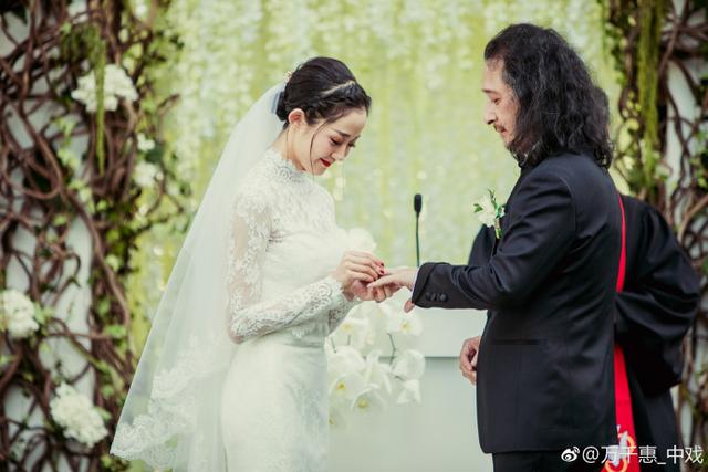 原创曾是徐静蕾最爱的男人如今娶小23岁老婆结婚半年生活大变样