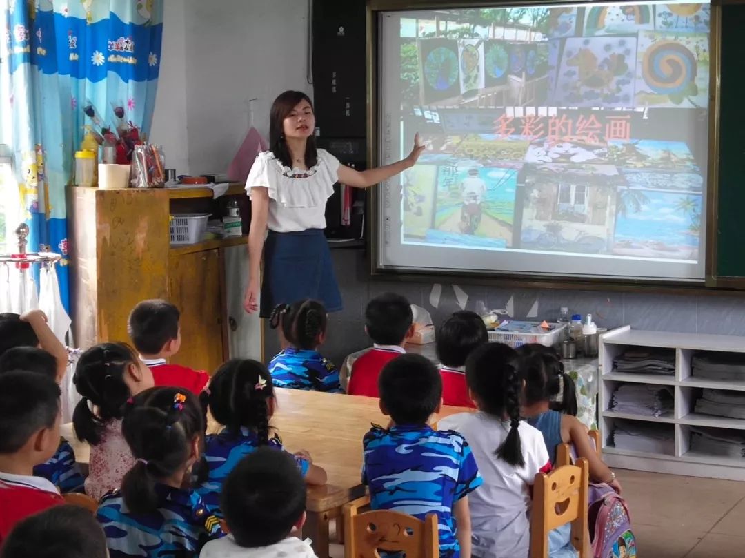 小学老师来仙龙幼儿园为大班孩子上课啦!