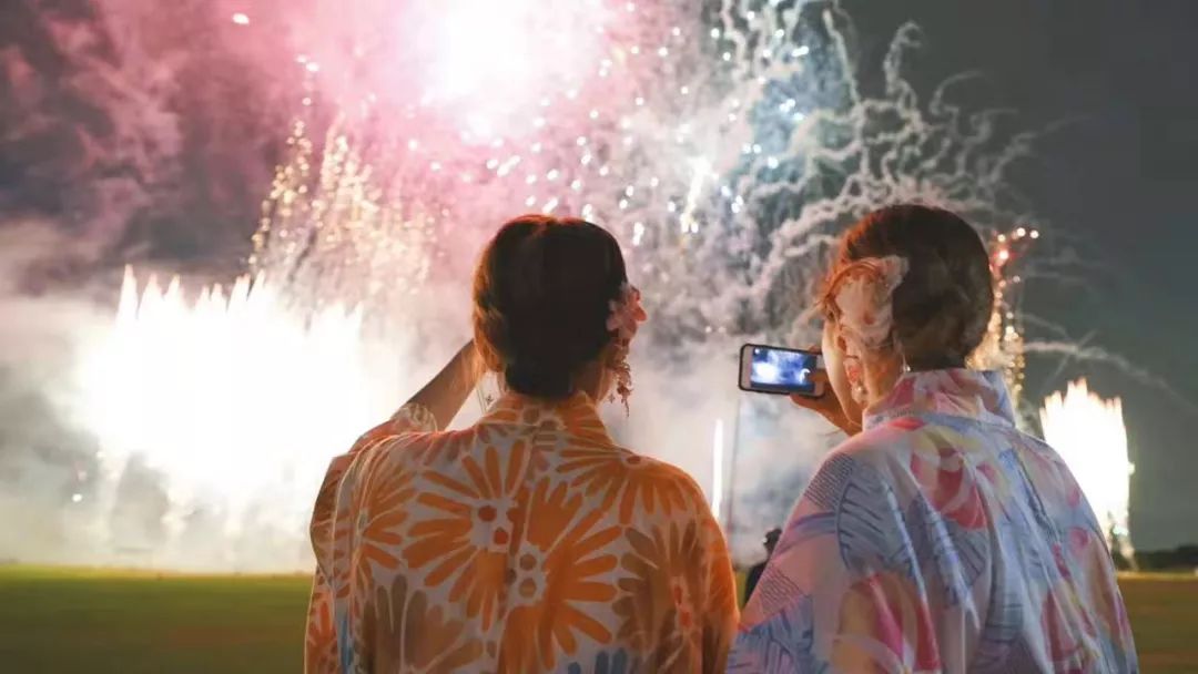 2019日本花火大会时间表来袭,最美不过刹那烟火!_烟花