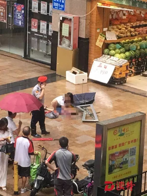 南京东宝路高空坠物