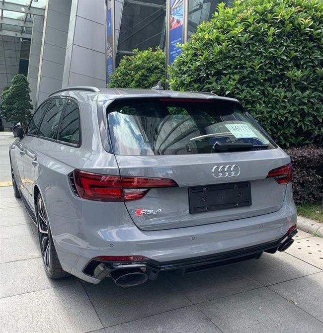 19款奥迪rs4到店纳多灰v6双涡轮破百41秒的瓦罐车