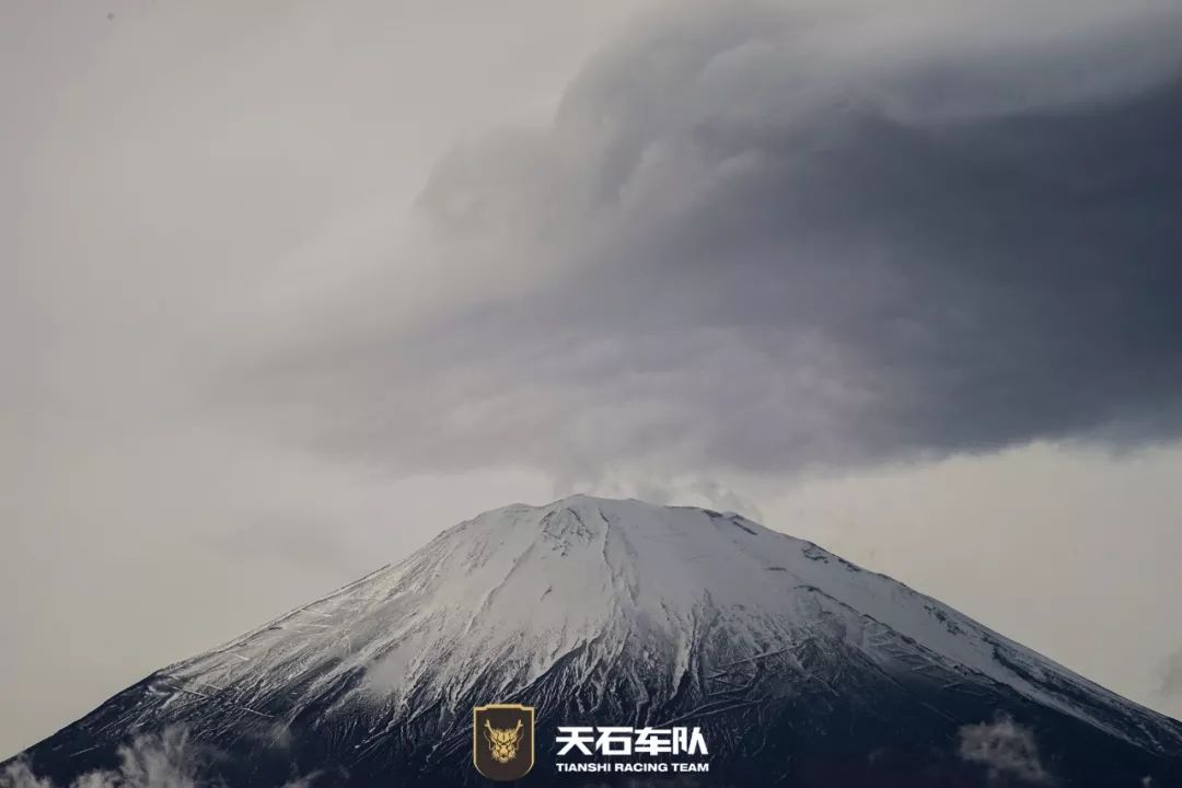 坚定信念奋勇前行