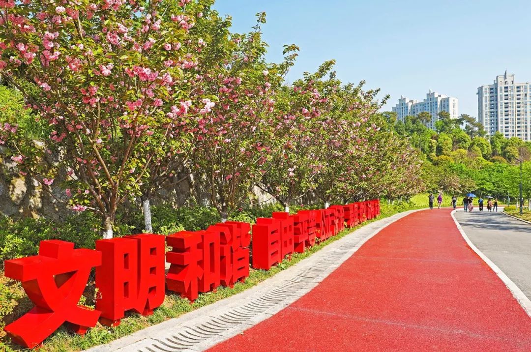 3000平方米 2017年上半年 城东公园停车场正式建成 来源/宜昌城市停车
