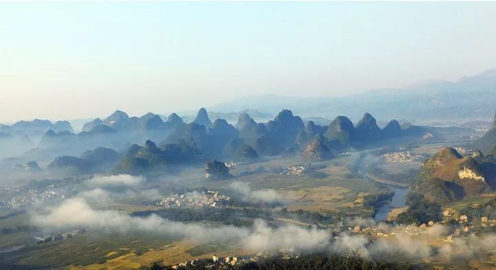 在八桂大地西北,九万大山南麓,有全国唯一的仫佬族自治县,这里风景秀