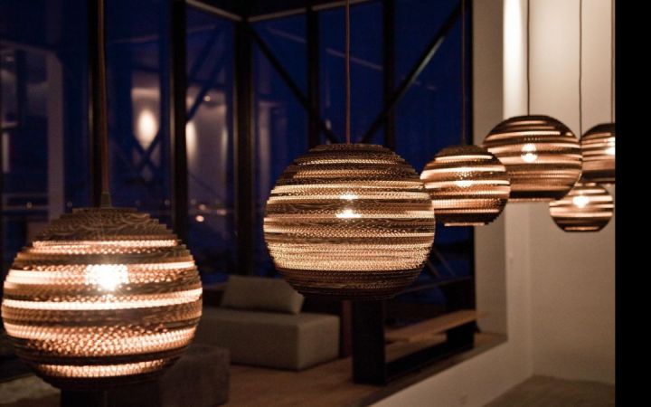 冰岛这家酒店，坐在酒吧就能看极光