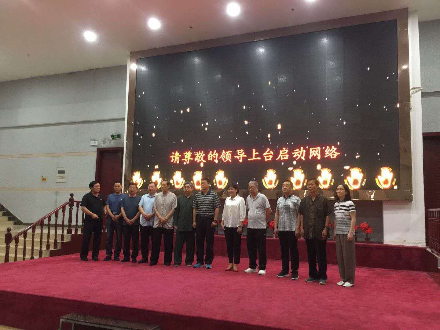 会秘书长丁凌波,中原智库珠宝玉石文化研究中心执行主任杨世君陪同