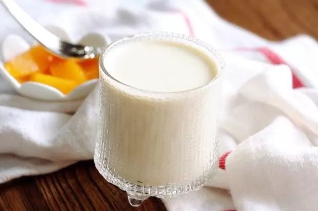 常温牛奶和鲜牛奶哪个好_鲜奶、常温奶，哪种牛奶营养比较高