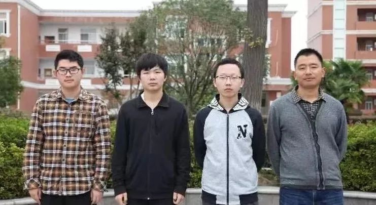再看看一中三中成绩,杨舒啸:684分铜陵今年理科第一名在浮山中学,这是