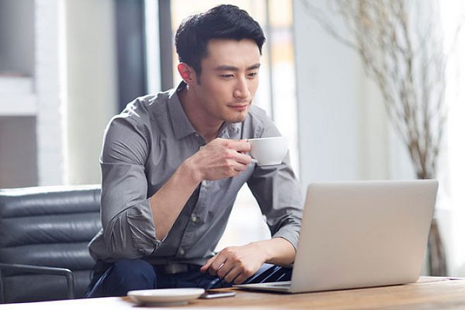 怎样才能变高冷男 68adb70fa7dd45988e96bb4ba3916a1d.jpeg