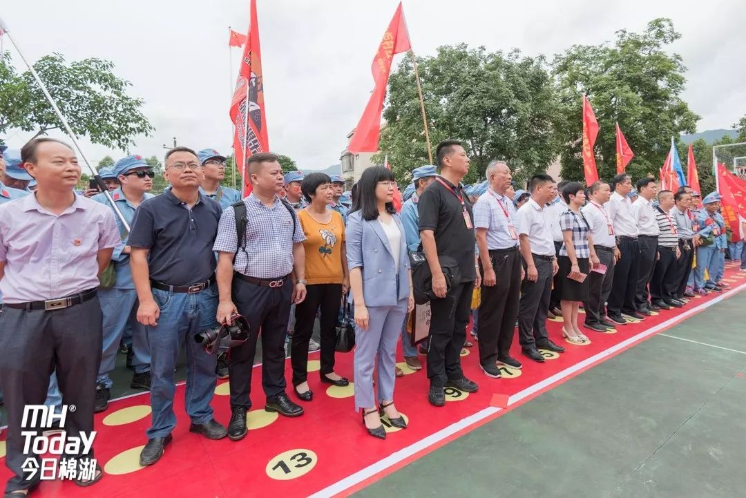 启动仪式由刘丽彬副县长主持,领导嘉宾分别上台致辞,紧接着领导嘉宾