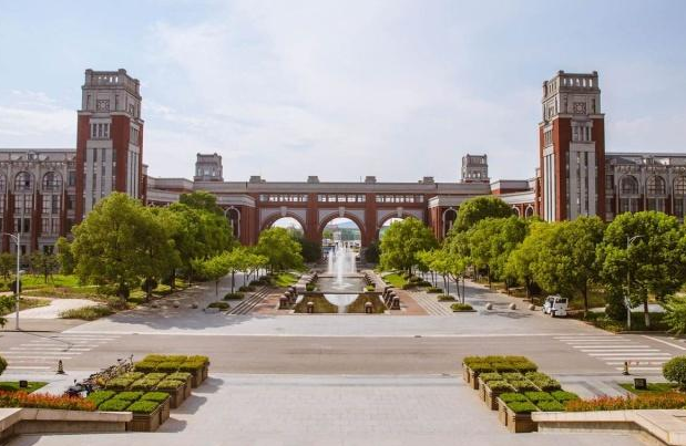 政法大学由华东地区的大学包括复旦大学,南京大学,厦门大学,安徽大学