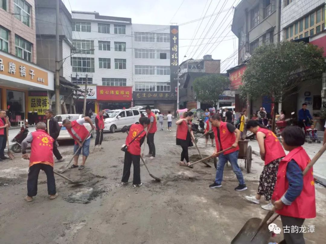 【龙潭记】风雨里逆行,百姓平安就是我们最大的福气!