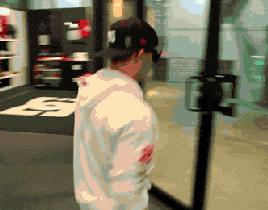 94bb6aa5feaa4e38b77ef889e71a77bf.gif