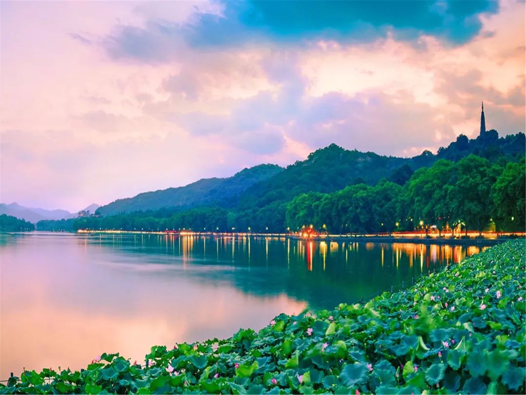 中国有名的湖有哪些 96126f7004404409b8103aa428e207da.jpeg