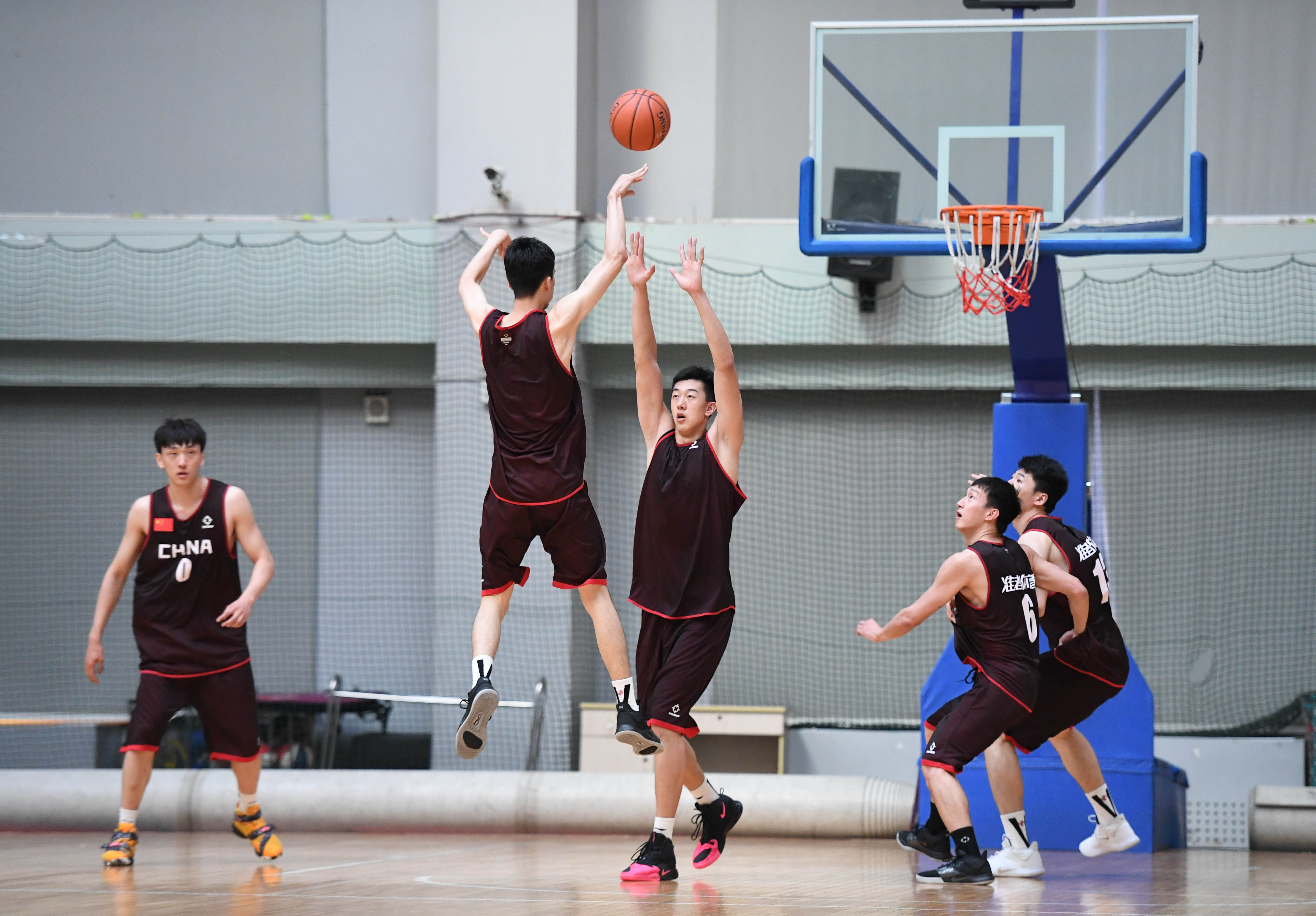 篮球中国大学生男篮备战大运会