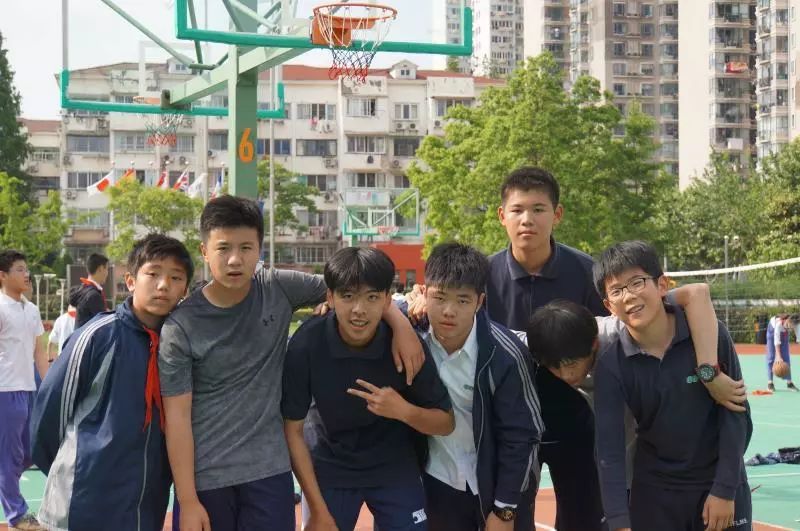 不忘初心·践行路上 ——2018学年世外中学八年级组优秀班级创建活动