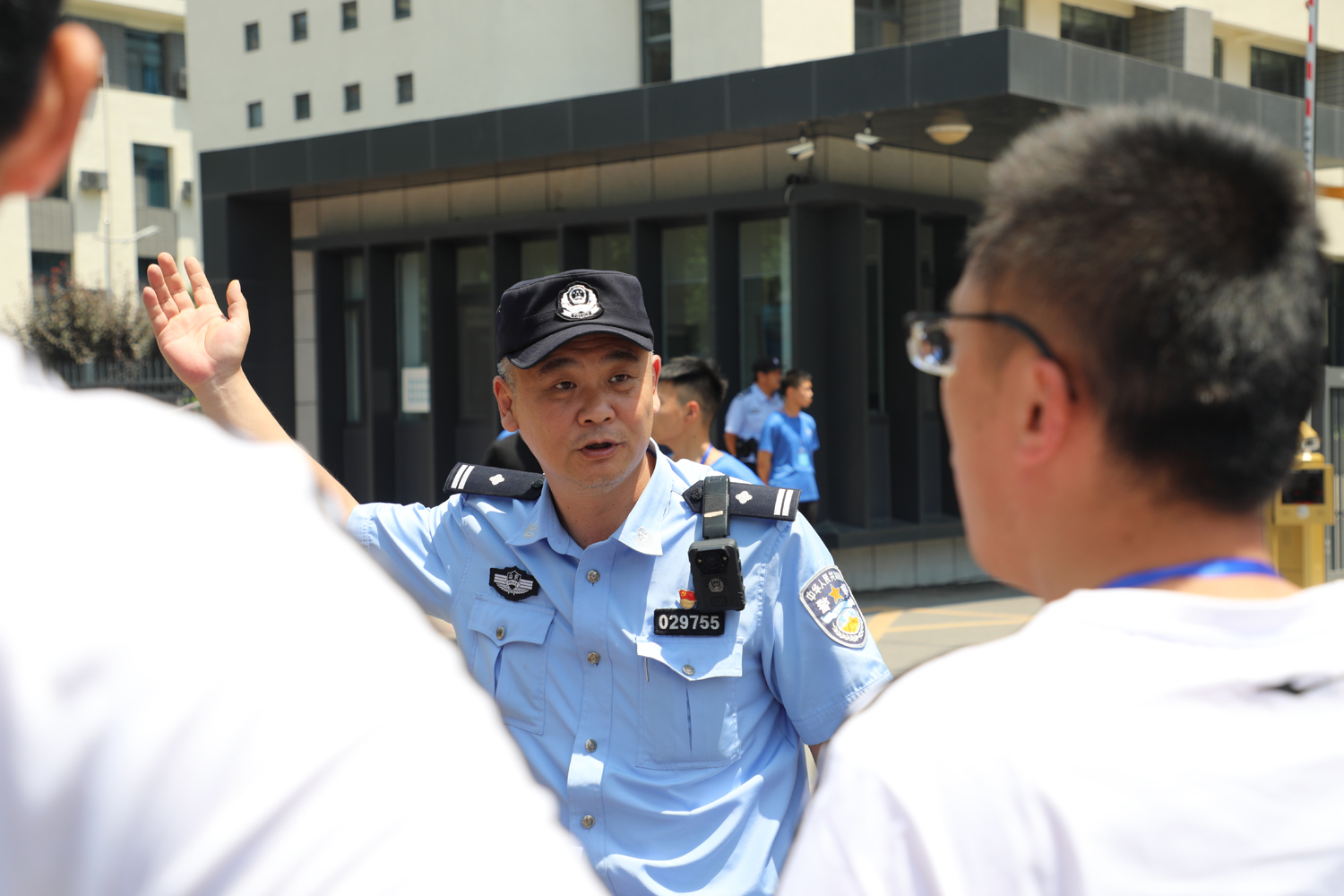 淄博英雄路警务区民警王辉我把时间献给你