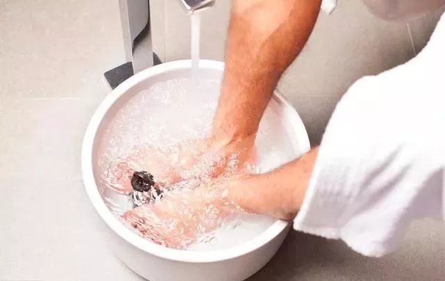 泡澡的功效与作用有哪些呢 ec52c204619b40d38c196b2edf725e9f.jpeg