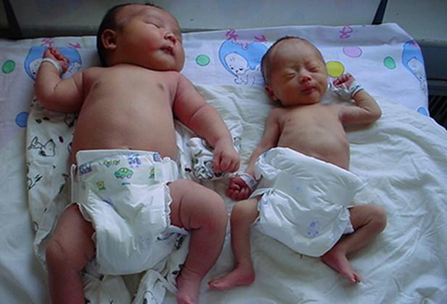 宝宝出生7斤体重标准 [刚出生的宝宝体重5斤、6斤、8斤有啥区别？看看育儿专家的解答] 