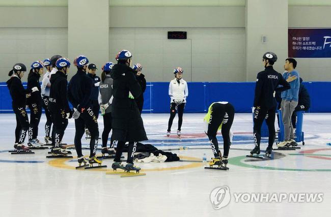 塑料兄弟韩国短道冬奥冠军林孝俊当众脱裤队友两人多次大赛内讧