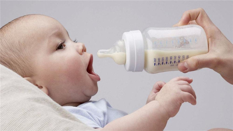 【宝宝出现牛奶过敏时需要怎样护理及治疗？】孩子牛奶过敏怎么办