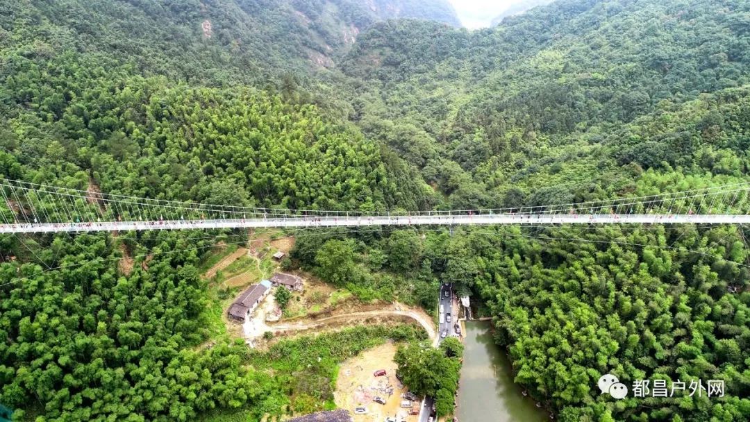 庐山西海将军峡9D玻璃天桥及漂流踩线之旅