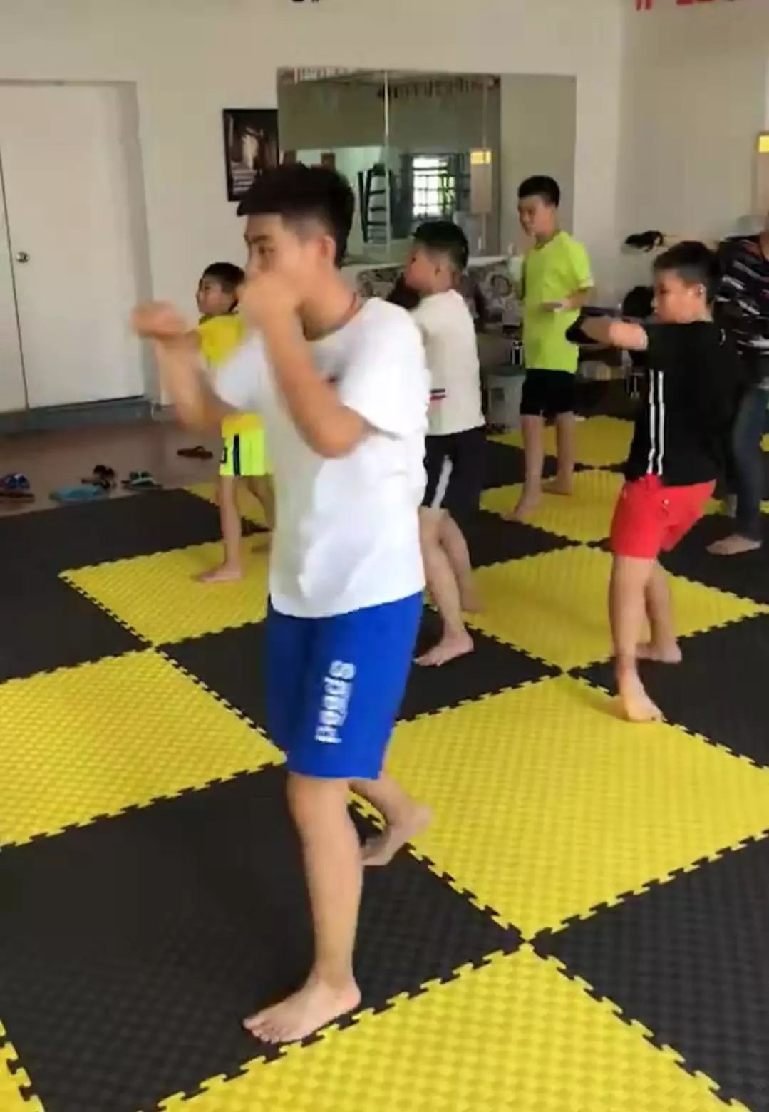 【劲减200元】石龙上演拳王2019!黑科技健身